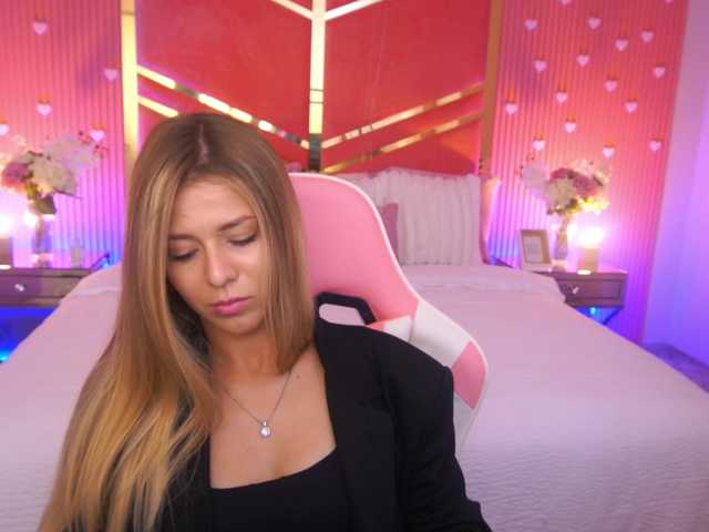 LoveeDove live cam on BongaCams