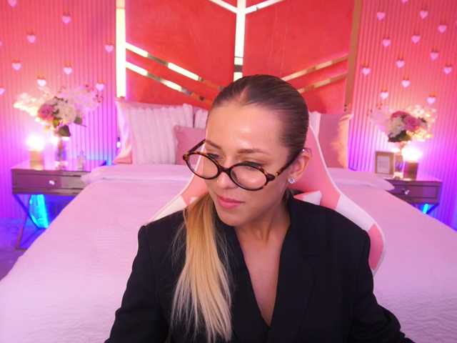 LoveeDove live cam on BongaCams