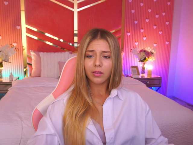 LoveeDove live cam on BongaCams