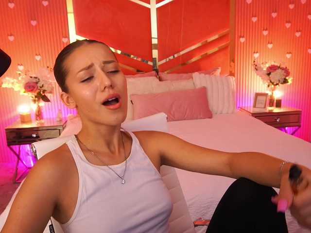 LoveeDove live cam on BongaCams