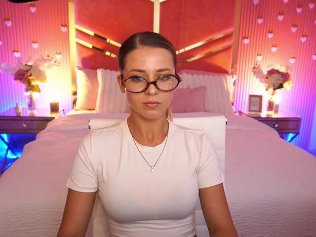 LoveeDove live webcam show