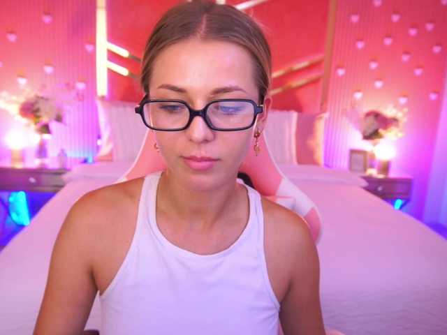 LoveeDove live cam on BongaCams