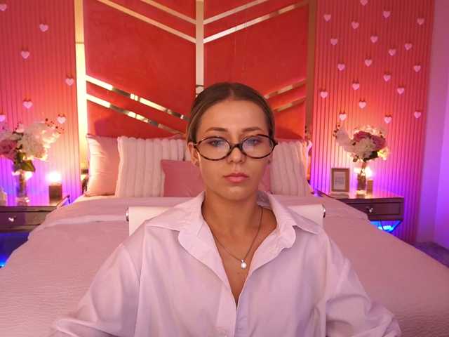 LoveeDove live cam on BongaCams