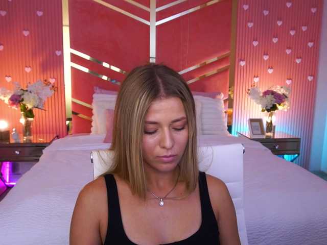 LoveeDove live cam on BongaCams