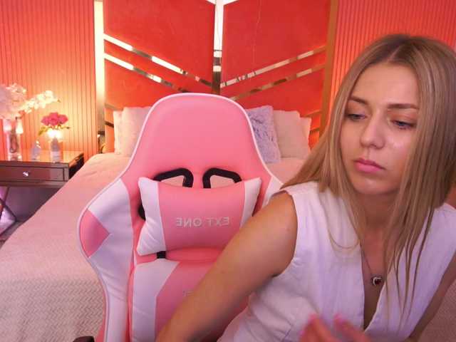 LoveeDove live cam on BongaCams