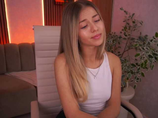 LoveeDove live cam on BongaCams