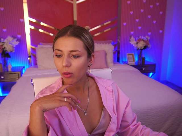LoveeDove live cam on BongaCams