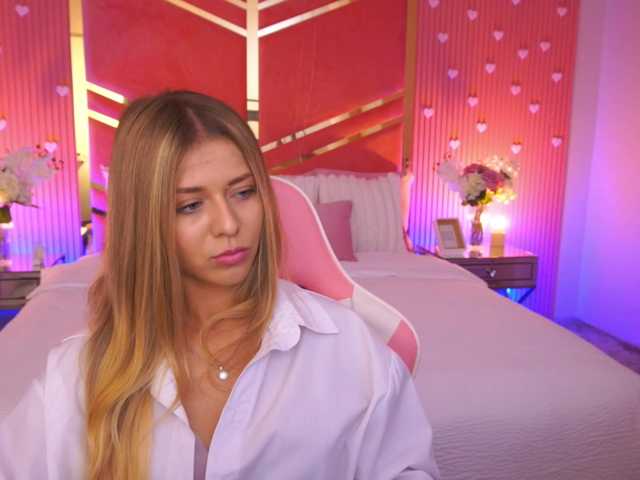LoveeDove live cam on BongaCams
