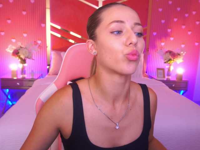 LoveeDove live cam on BongaCams
