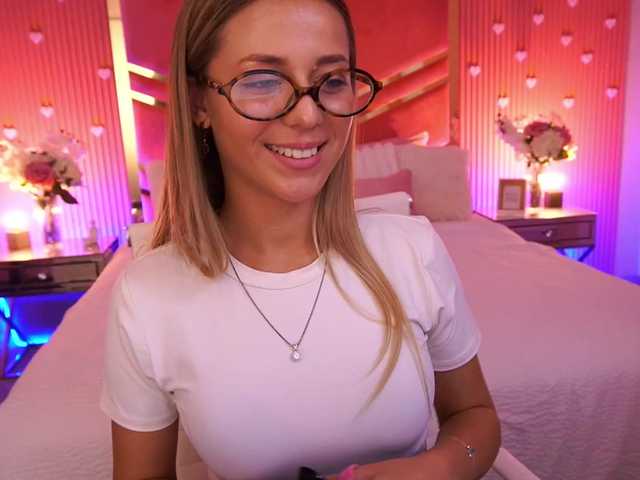 LoveeDove live cam on BongaCams