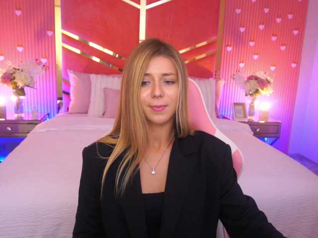 LoveeDove live cam on BongaCams
