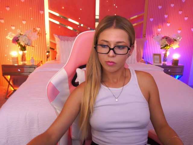 LoveeDove live cam on BongaCams
