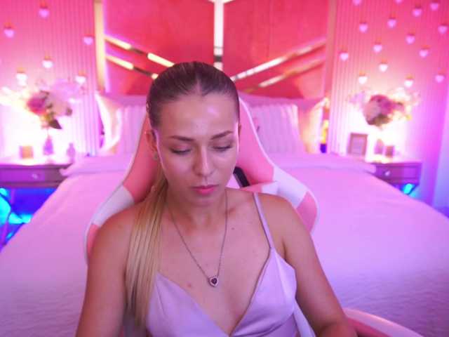 LoveeDove live cam on BongaCams