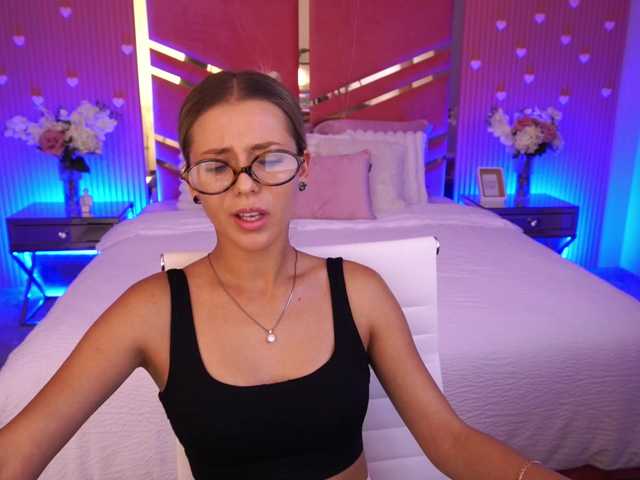 LoveeDove live cam on BongaCams