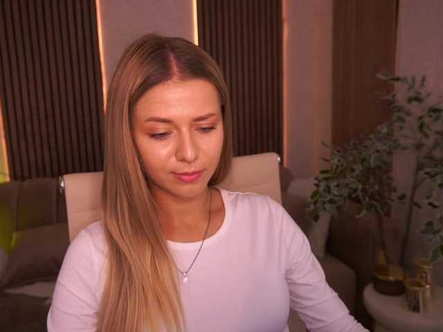 LoveeDove live cam on BongaCams