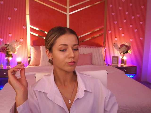 LoveeDove live cam on BongaCams