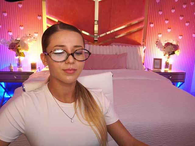 LoveeDove live cam on BongaCams