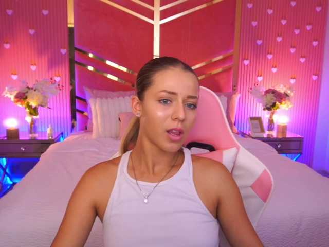 LoveeDove live cam on BongaCams