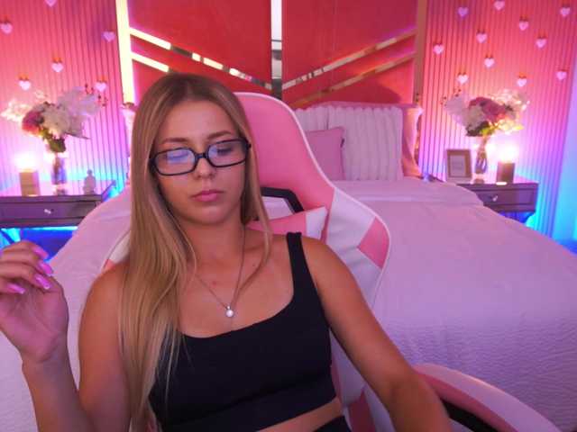 LoveeDove live cam on BongaCams