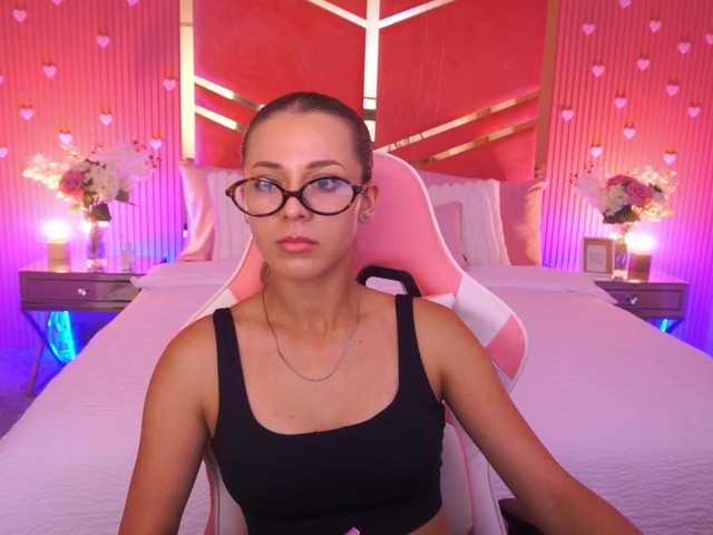 LoveeDove live cam on BongaCams