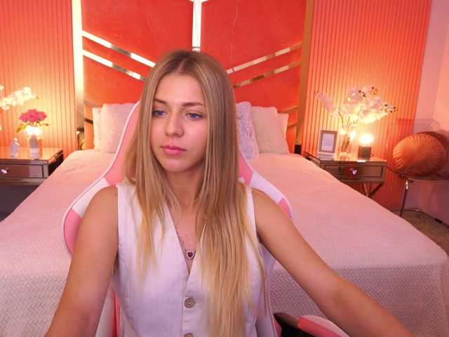 LoveeDove live cam on BongaCams