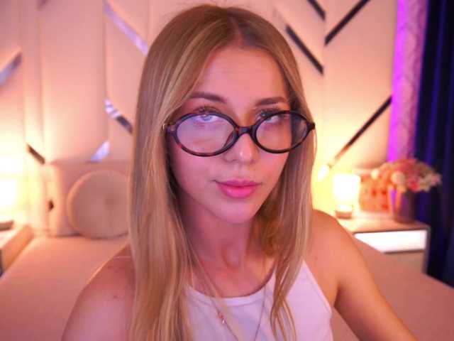 Video LoveeDove