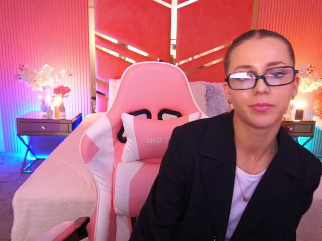 LoveeDove live cam on BongaCams