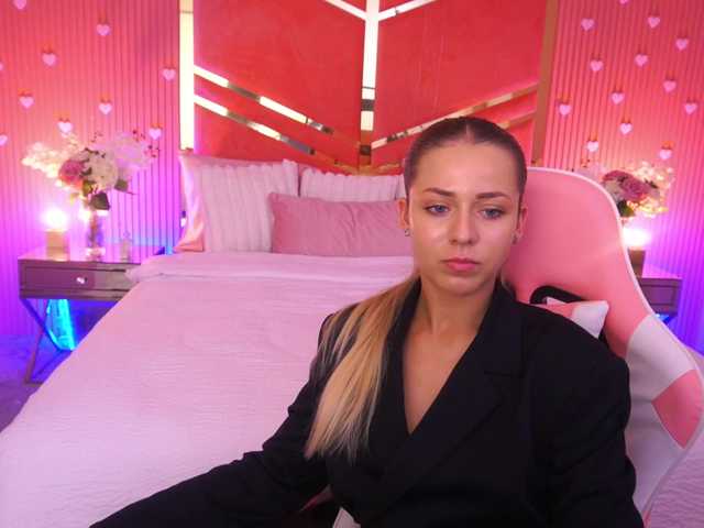LoveeDove live cam on BongaCams