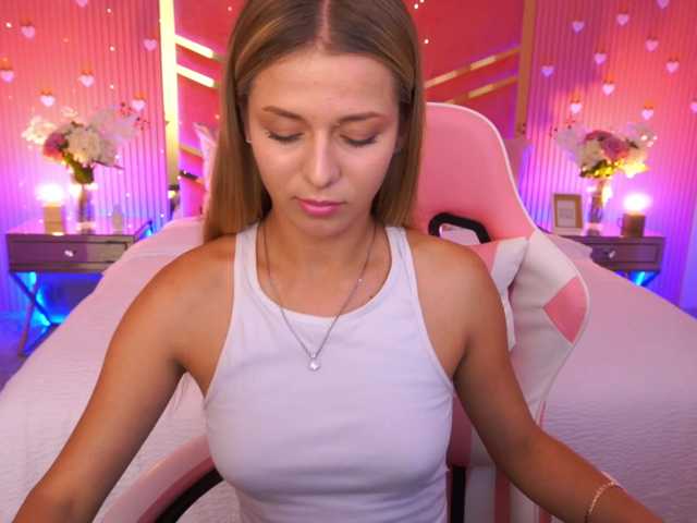 LoveeDove live cam on BongaCams