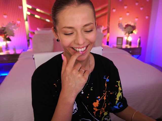 LoveeDove live cam on BongaCams