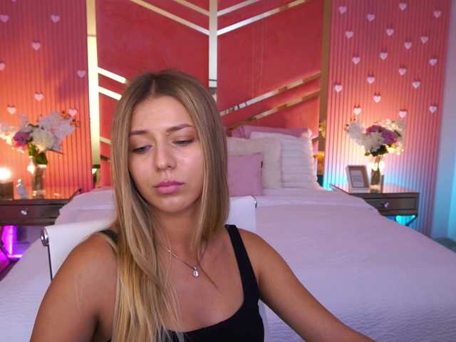 LoveeDove live webcam show