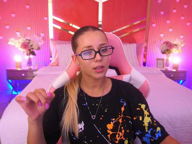 LoveeDove live cam on BongaCams