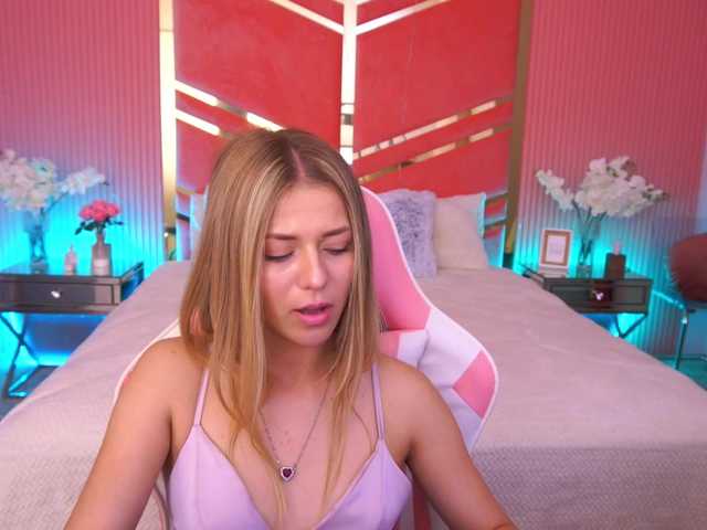 LoveeDove live cam on BongaCams