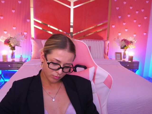 видео LoveeDove