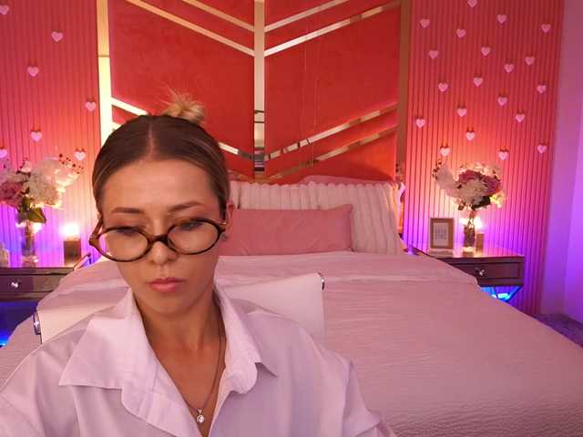 LoveeDove live webcam show