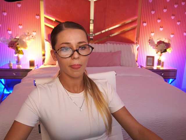 LoveeDove live cam on BongaCams