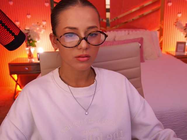 LoveeDove live cam on BongaCams