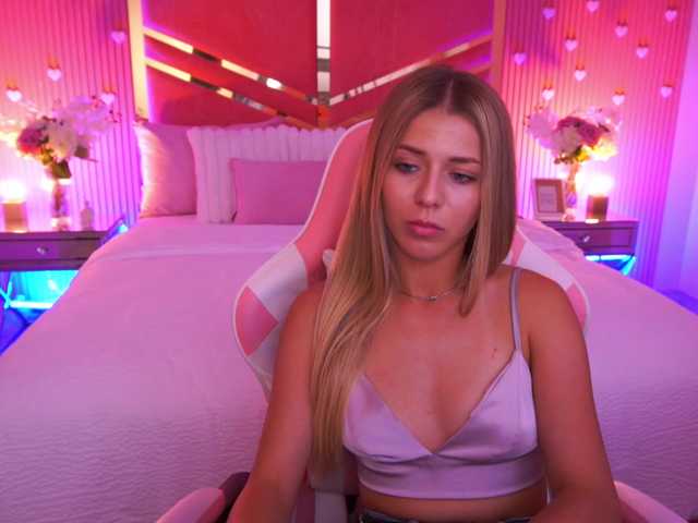 LoveeDove live cam on BongaCams