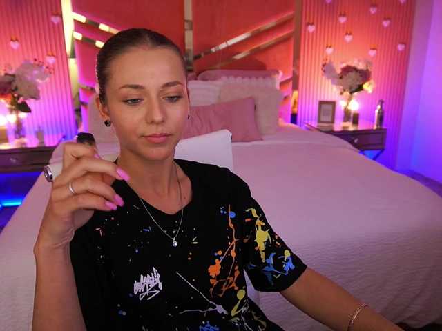 LoveeDove live cam on BongaCams
