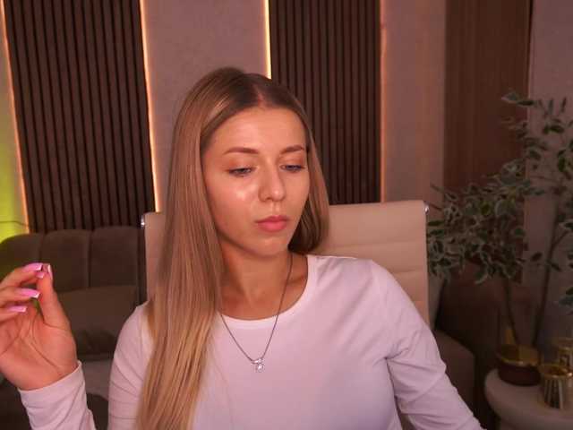 LoveeDove live webcam show