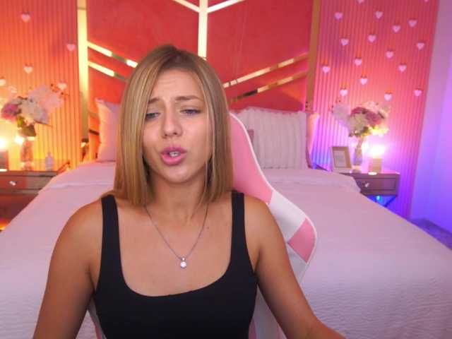 LoveeDove live cam on BongaCams