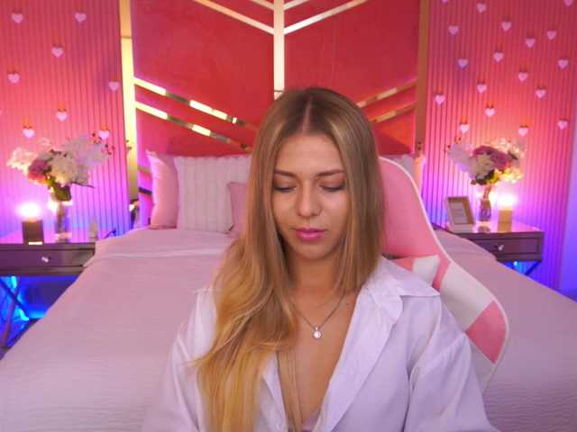 LoveeDove live cam on BongaCams