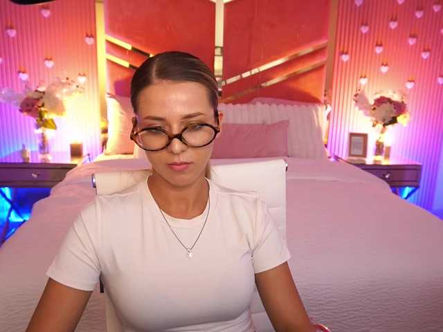 LoveeDove live cam on BongaCams