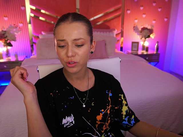 LoveeDove live cam