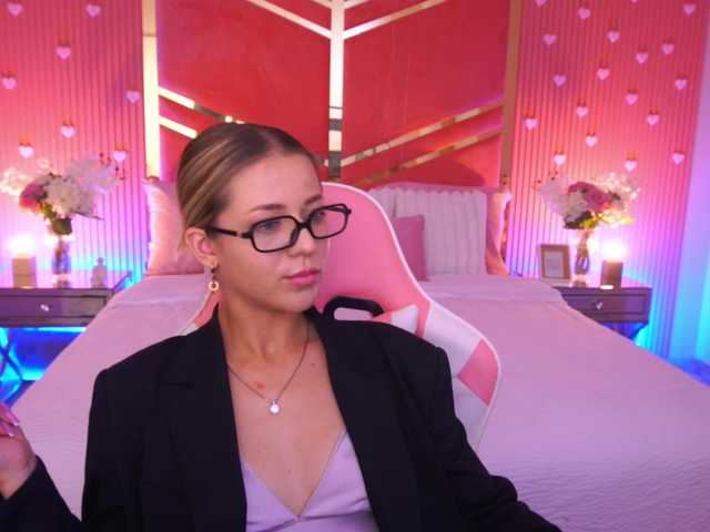 LoveeDove live cam on BongaCams