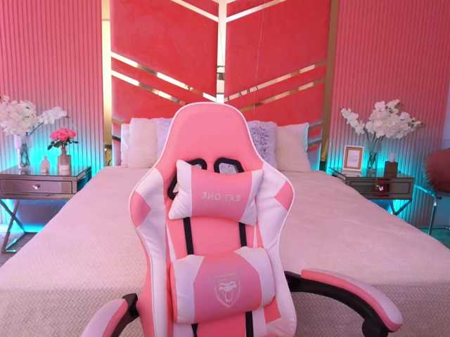 LoveeDove live cam on BongaCams