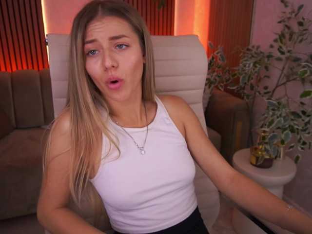 LoveeDove live cam on BongaCams
