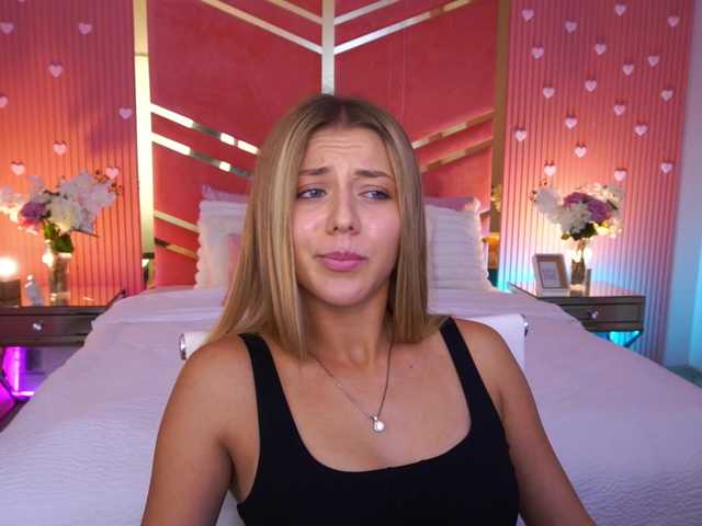 LoveeDove live webcam show