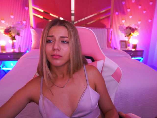 LoveeDove live cam on BongaCams