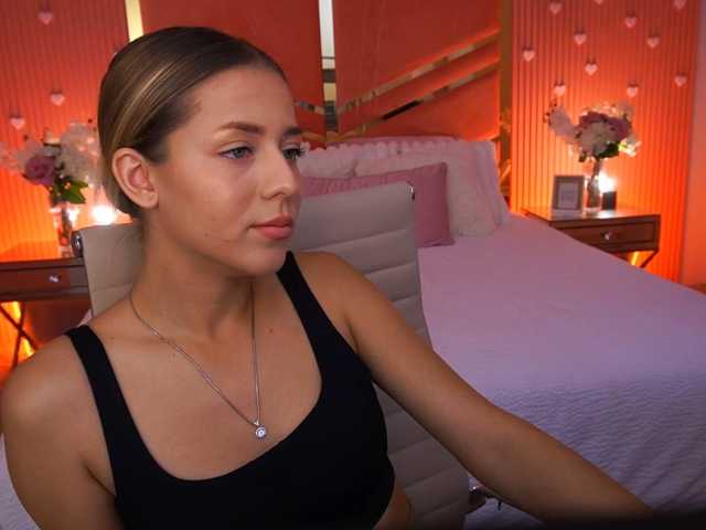 LoveeDove live cam on BongaCams